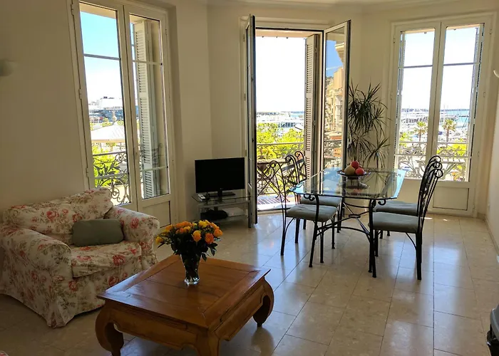 Citilet Louis Blanc 1,2,3 - Three Gorgeous, Open-Plan Apartments
