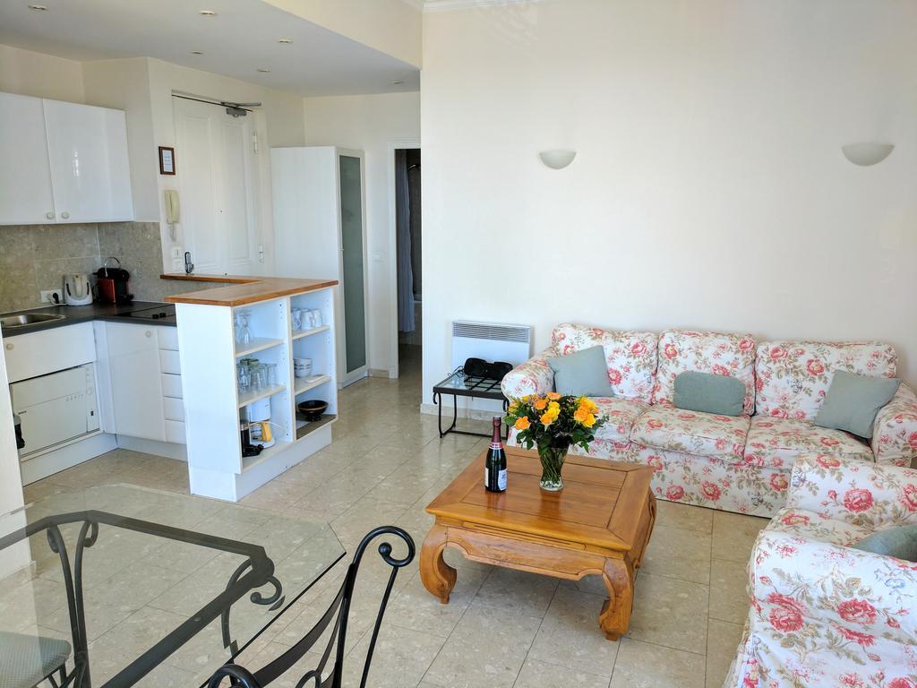 Citilet Louis Blanc 1,2,3 - Three Gorgeous, Open-plan Apartamento
