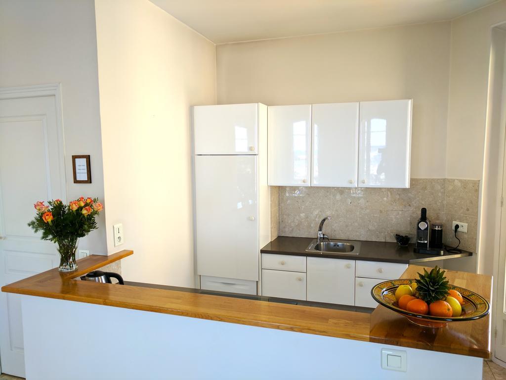 Citilet Louis Blanc 1,2,3 - Three Gorgeous, Open-plan Apartamento
